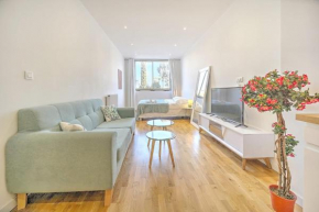 Cannes Heart of town Cozy bright warm & sunny studio by Olam Properties